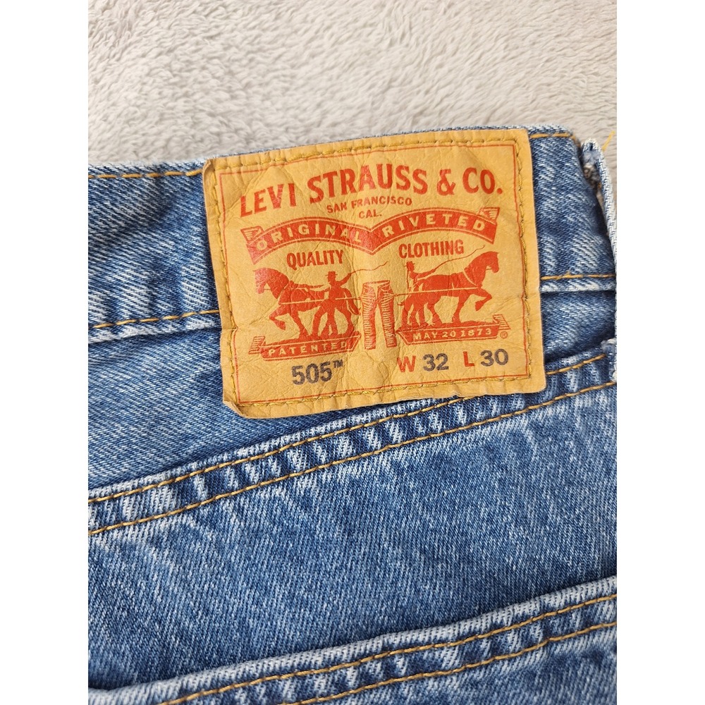 Levis 505 Regular Fit Straight Leg Jeans Mens 32x30 Medium Wash Blue Denim - Picture 4 of 7